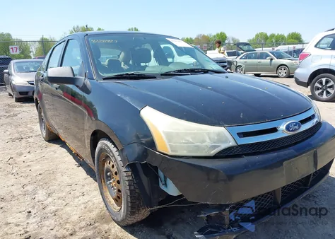 2010 Ford Focus Se z USA, uszkodzony, nr VIN 1FAHP3FN6AW284998